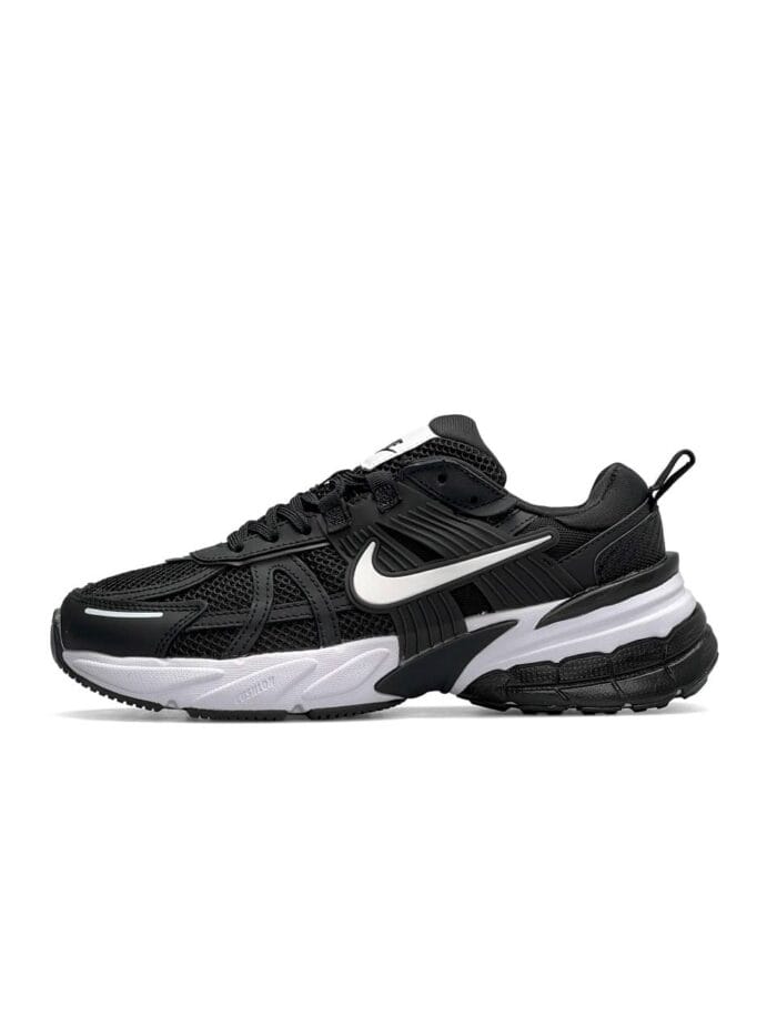 Nike Runtekk Black White